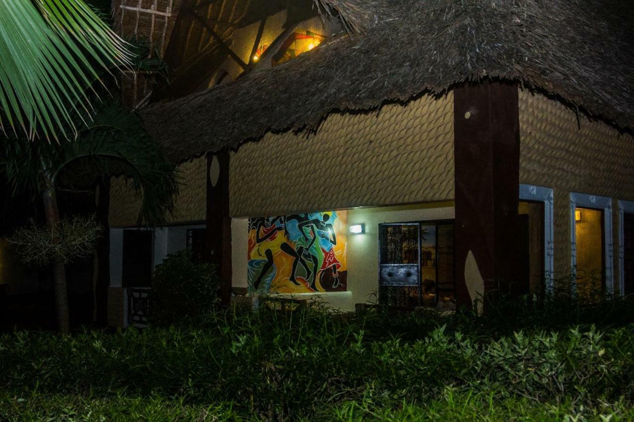 Oasis Diani Beach Villas Exterior foto